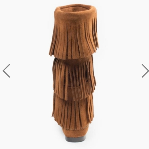 Minnetonka 3 Layer Fringed Brown Suede Boots - Picture 3 of 9
